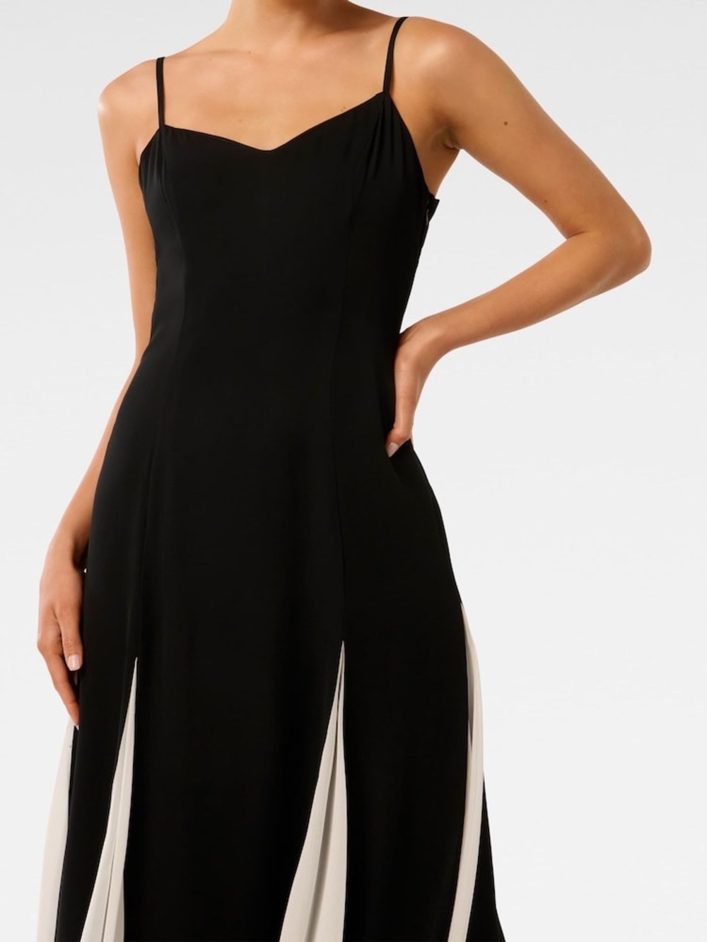 Ever New Black Dahlia Contrast Godet Maxi Dress - Picture 4 of 8
